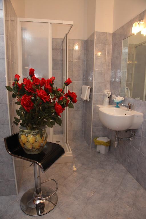 B&B Rinascente Паола Экстерьер фото